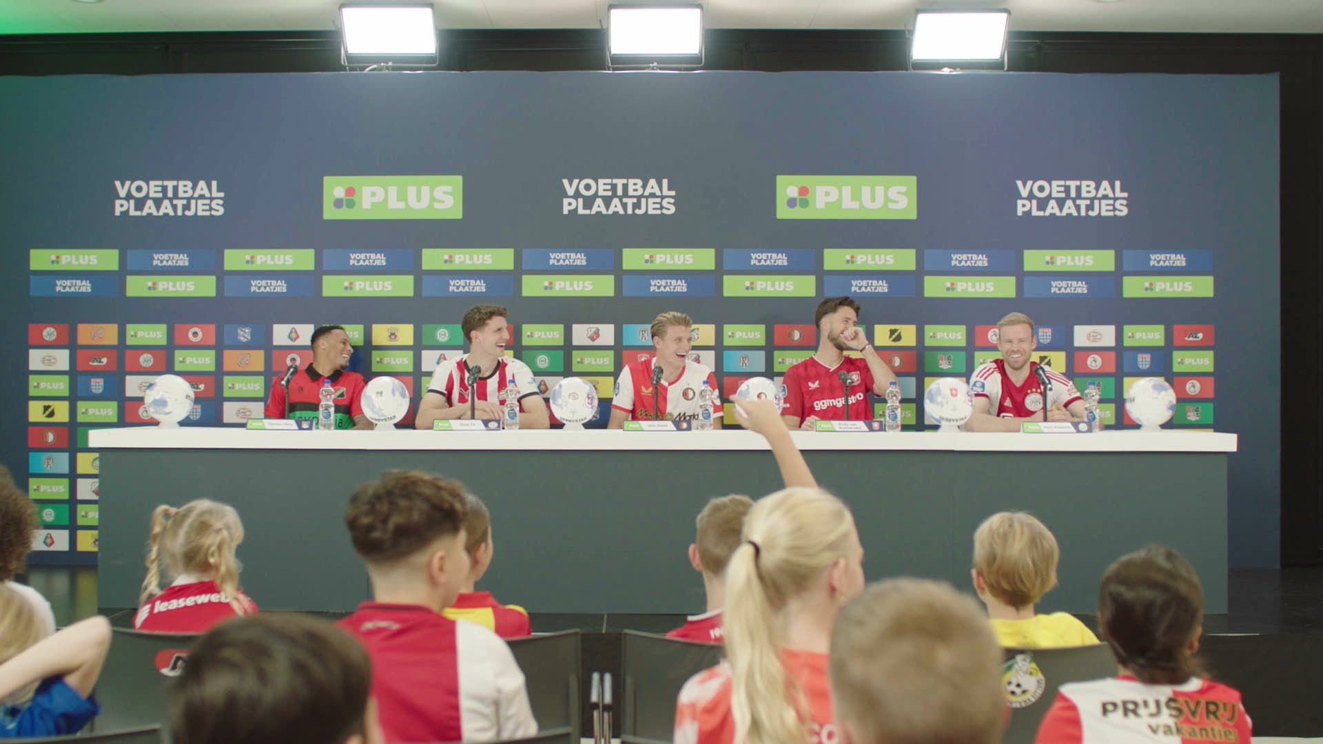 Plus Voetbalplaatjes end card animation